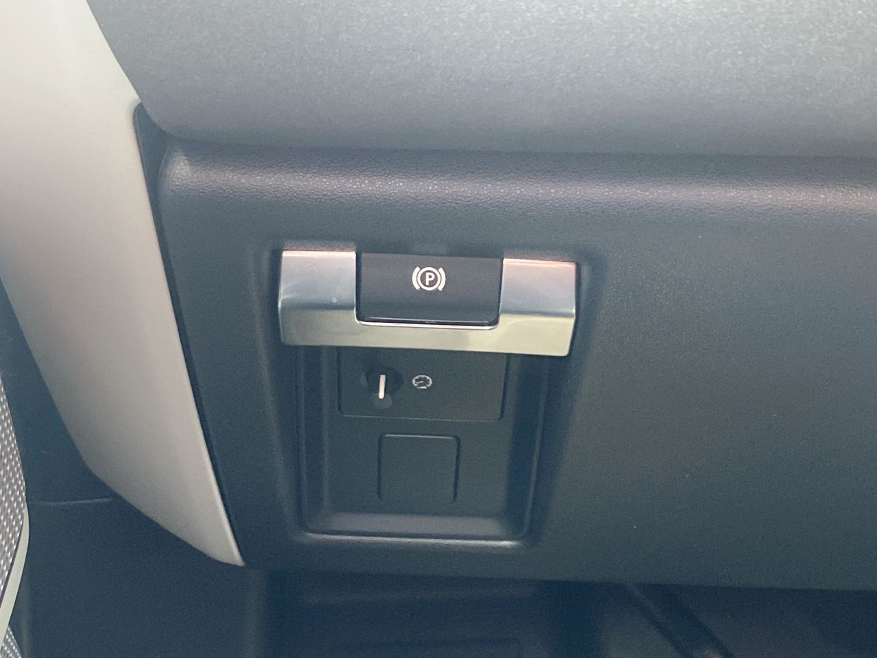 2023 Land Rover Defender 130 S