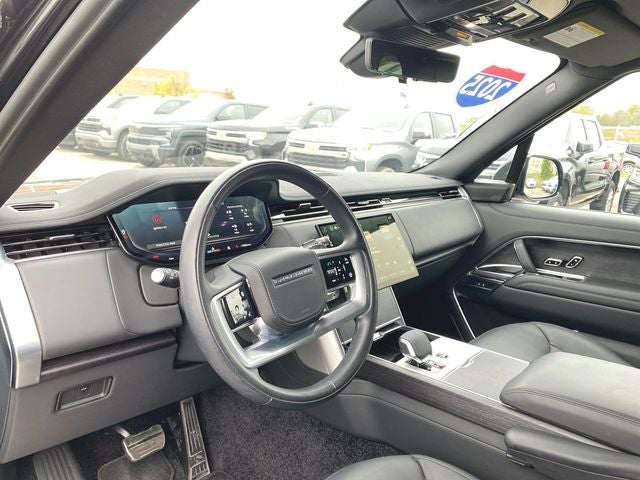 2025 Land Rover Range Rover SE