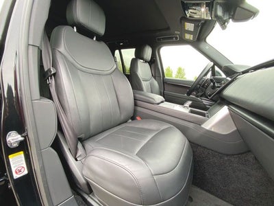 2025 Land Rover Range Rover SE