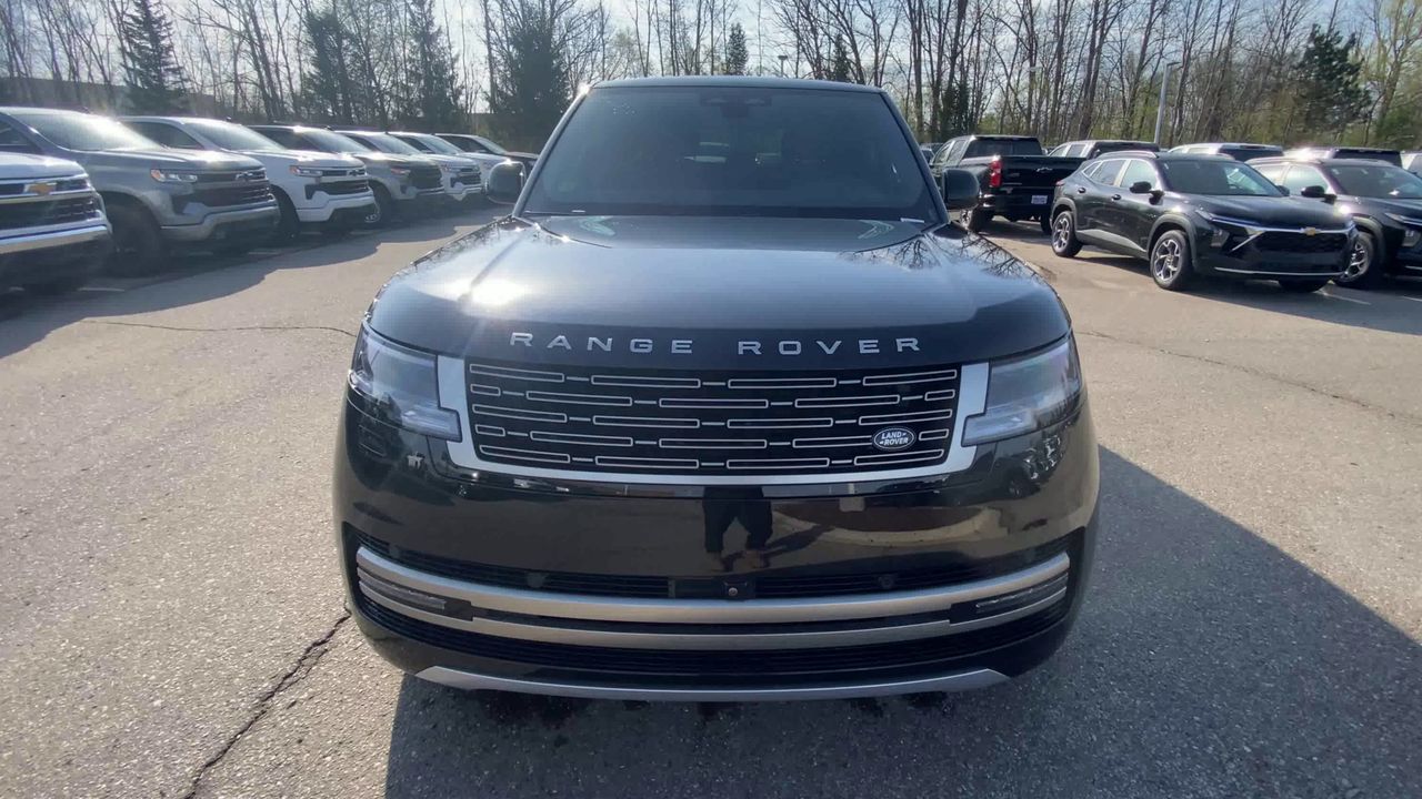 2025 Land Rover Range Rover SE