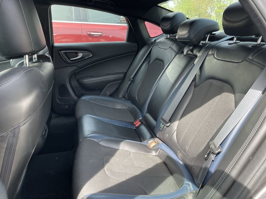 2015 Chrysler 200 S