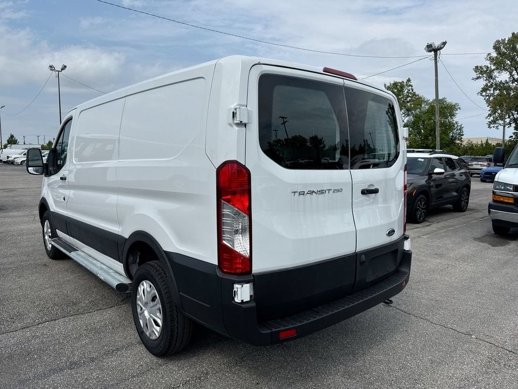 2025 Ford Transit Cargo Van T-250 130" Low Rf 9070 GVWR RWD