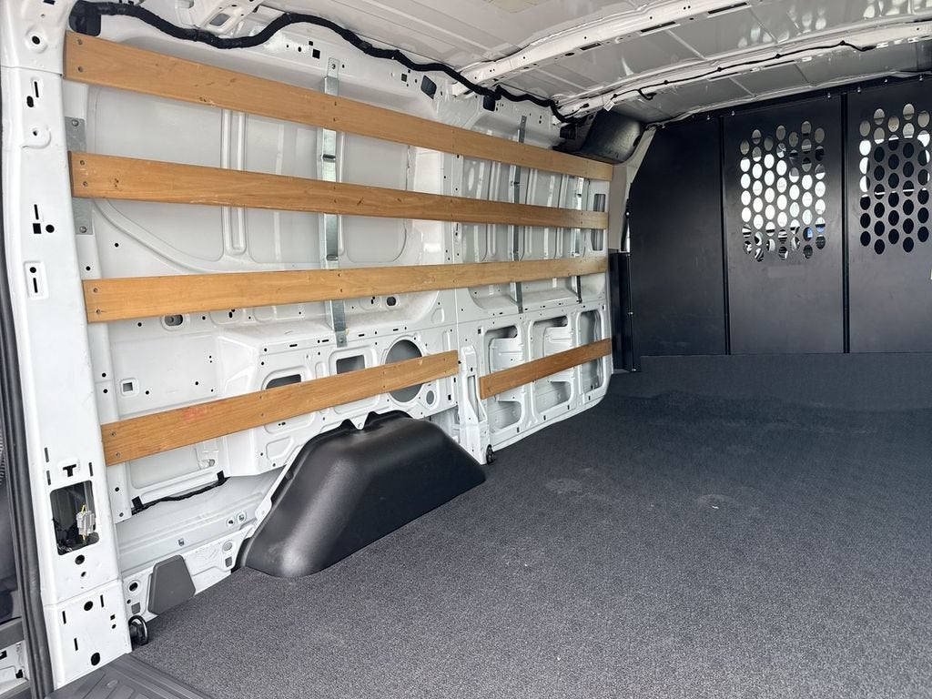 2025 Ford Transit Cargo Van T-250 130" Low Rf 9070 GVWR RWD