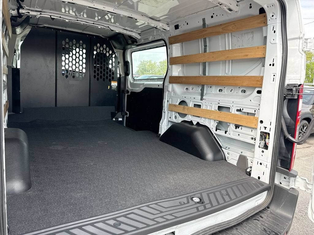 2025 Ford Transit Cargo Van T-250 130" Low Rf 9070 GVWR RWD