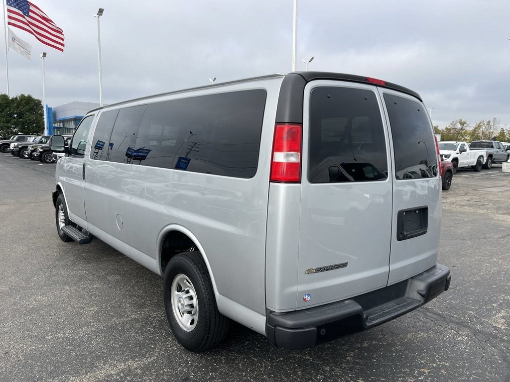 2023 Chevrolet Express Passenger 3500 LS