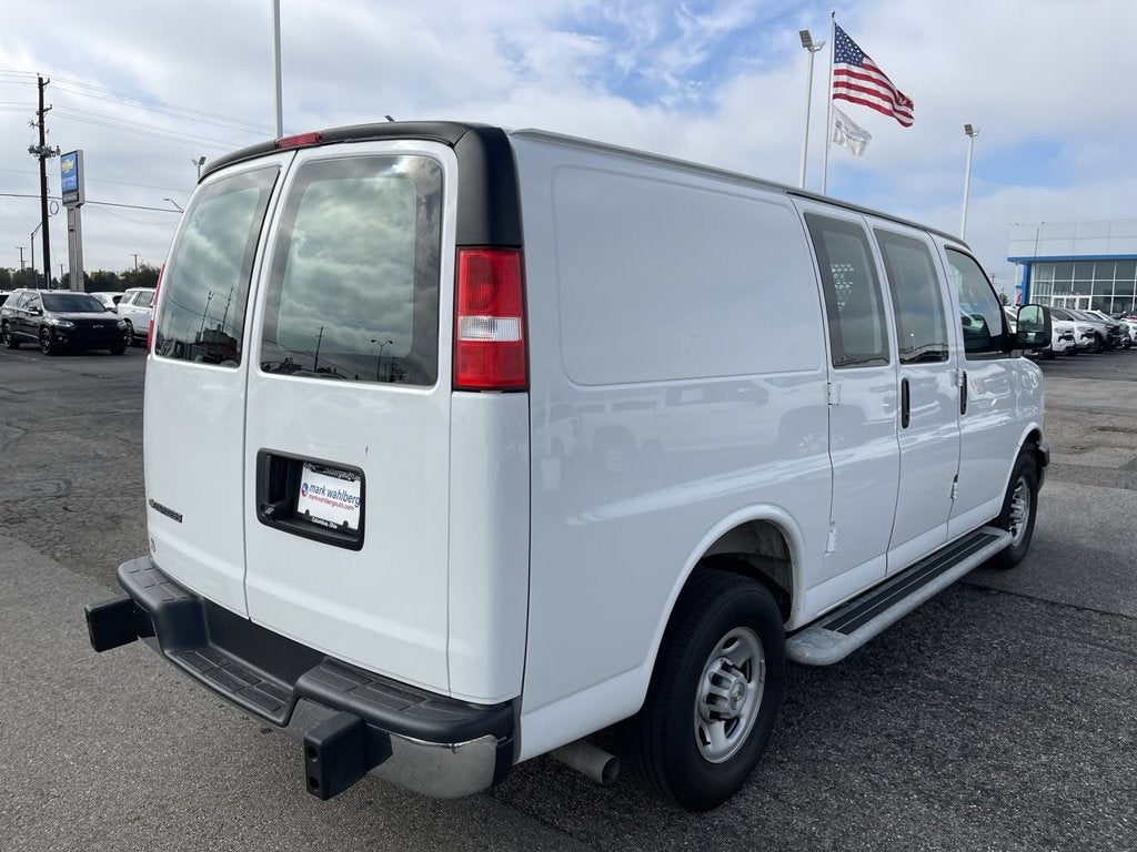 2025 Chevrolet Express Cargo WT