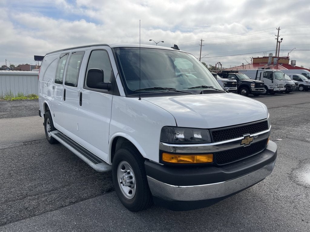 2025 Chevrolet Express Cargo WT