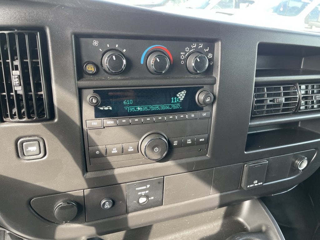 2025 Chevrolet Express Cargo WT