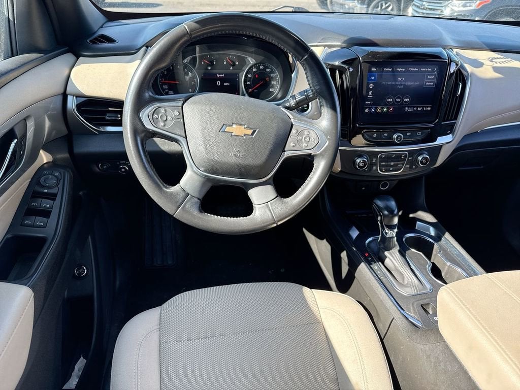 2022 Chevrolet Traverse LT Cloth