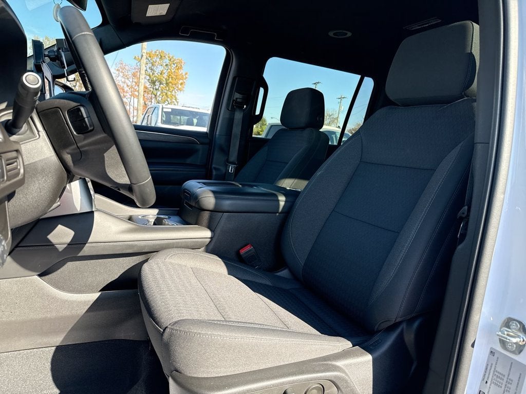 2023 Chevrolet Suburban LS