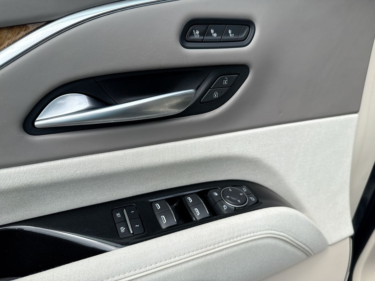 2022 Cadillac Escalade ESV Premium Luxury Platinum