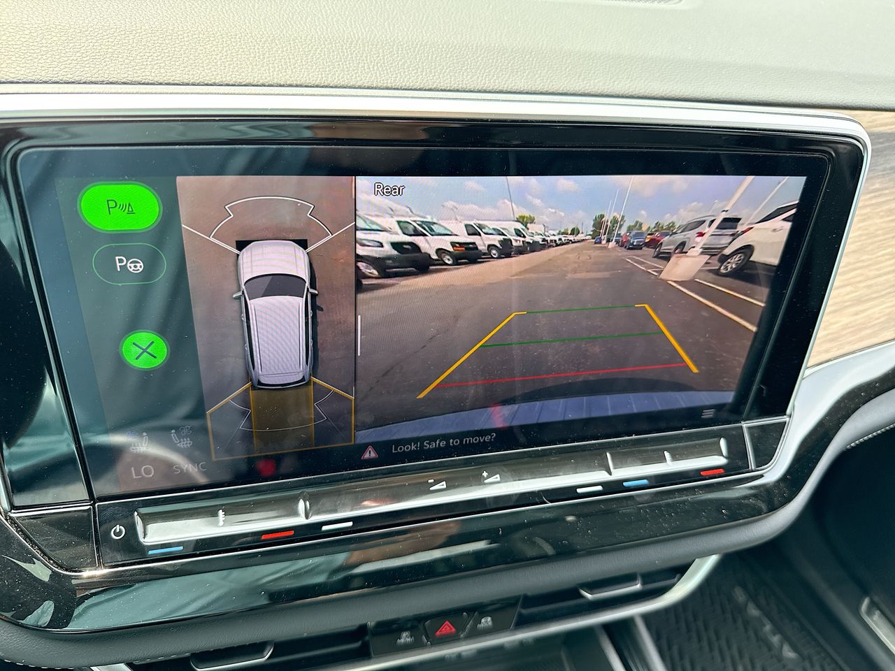 2024 Volkswagen Atlas 2.0T SEL Premium R-Line