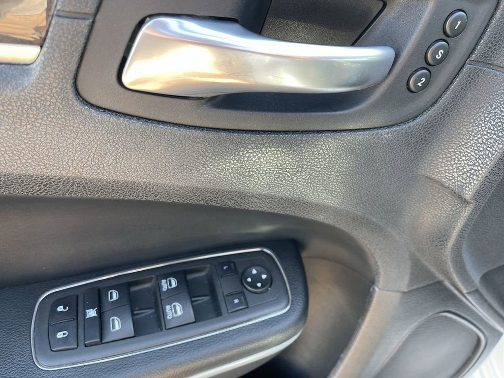 2022 Chrysler 300 Touring L