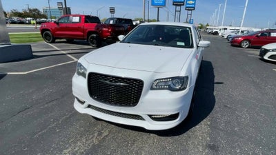 2022 Chrysler 300 Touring L