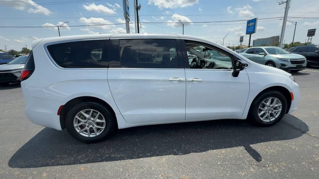 2024 Chrysler Pacifica Touring L
