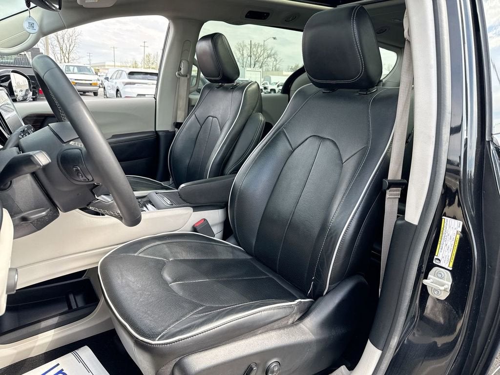 2023 Chrysler Pacifica Hybrid Limited