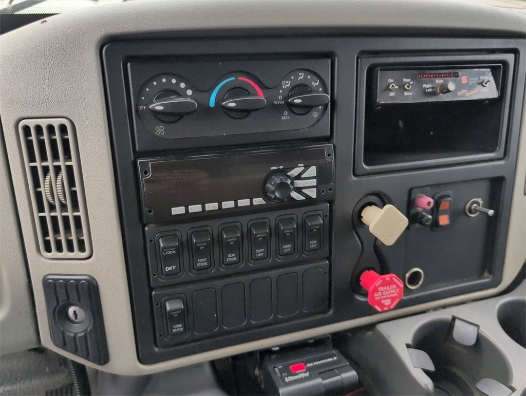 2014 INTERNATIONAL 4100 NA