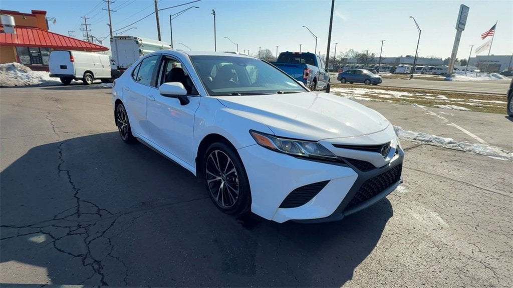 2020 Toyota Camry SE