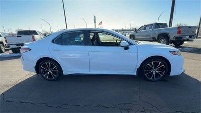 2020 Toyota Camry SE