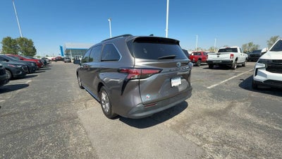 2021 Toyota Sienna LE
