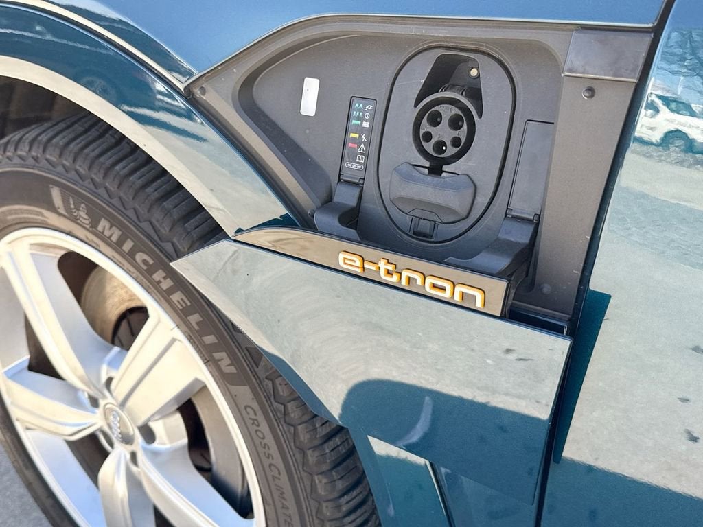 2019 Audi e-tron Premium Plus