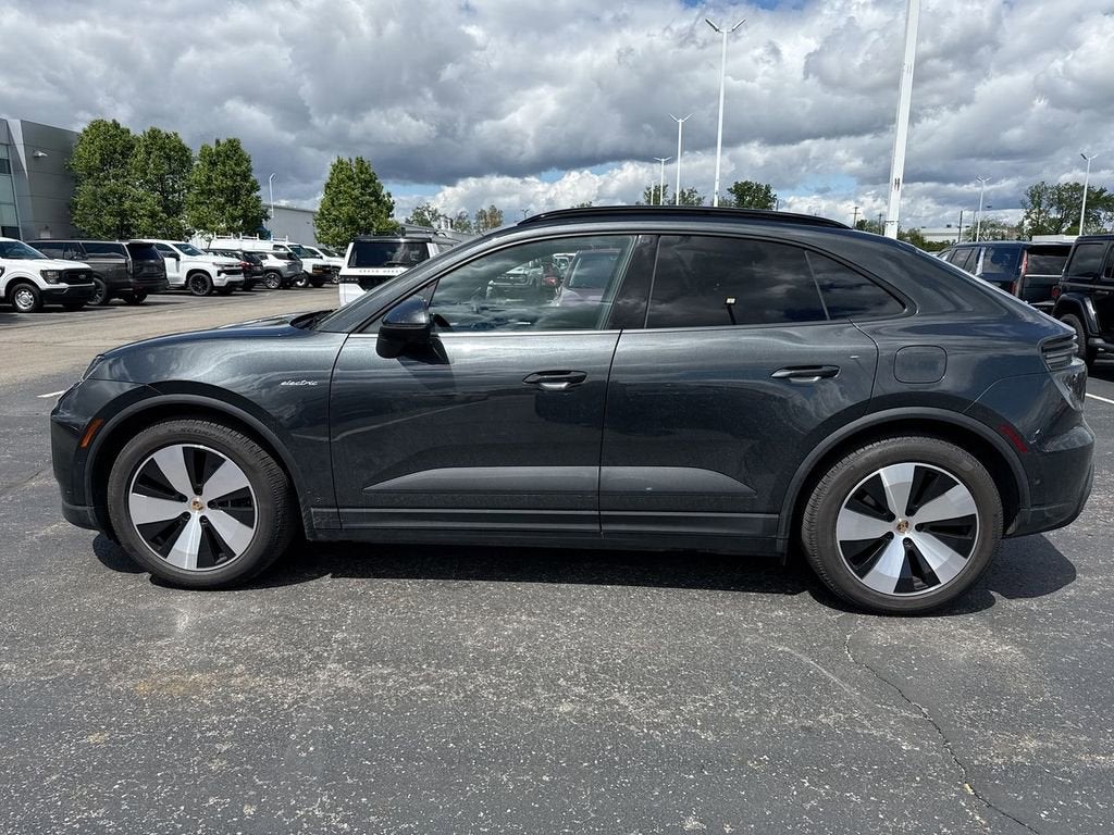 2024 Porsche Macan Electric 4