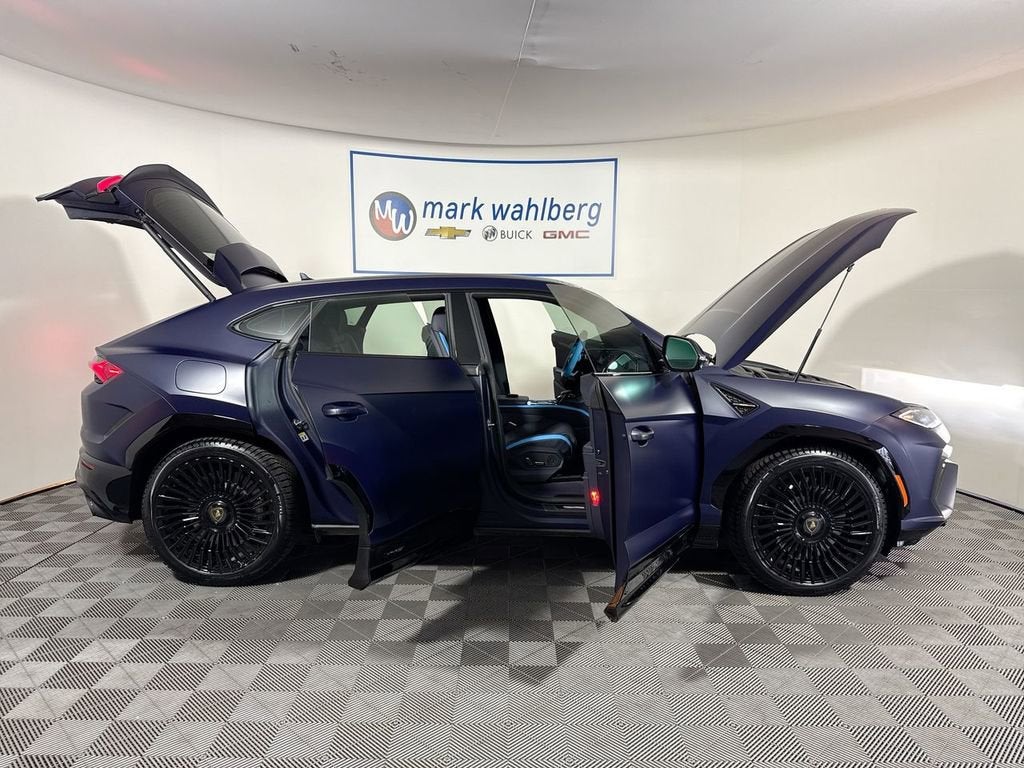 2025 Lamborghini Urus SE