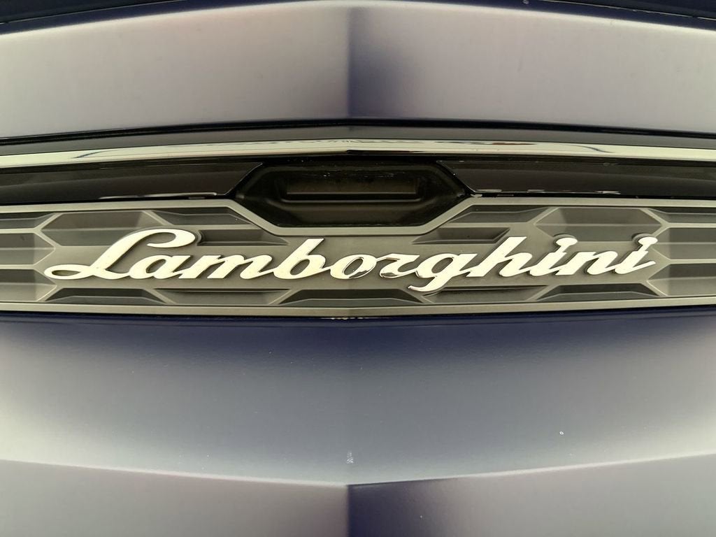 2025 Lamborghini Urus SE