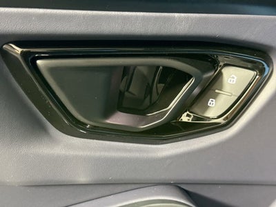 2025 Lamborghini Urus SE