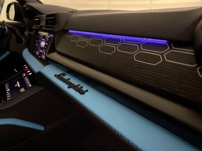 2025 Lamborghini Urus SE