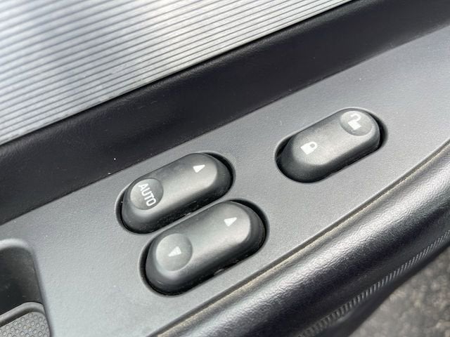 2004 Ford Thunderbird Deluxe