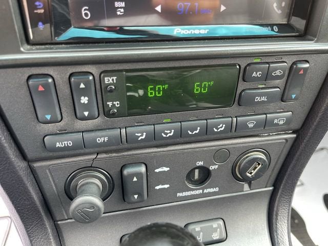 2004 Ford Thunderbird Deluxe