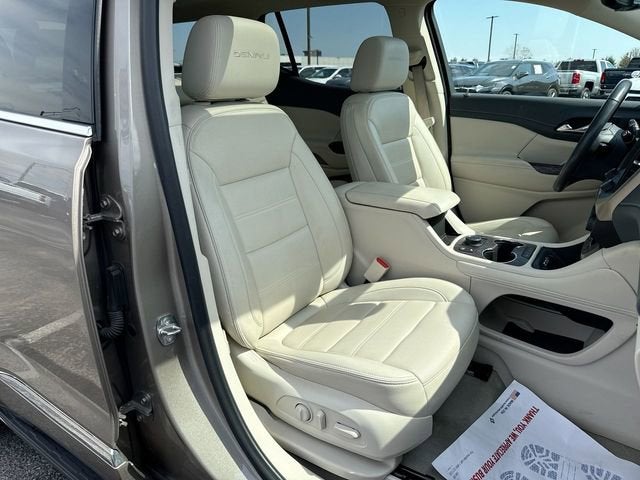 2022 GMC Acadia Denali