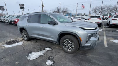 2025 Chevrolet Traverse LT