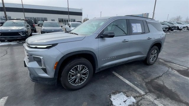 2025 Chevrolet Traverse LT
