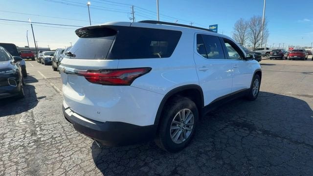 2022 Chevrolet Traverse LT Cloth