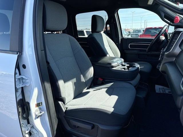 2024 RAM 3500 Big Horn Crew Cab 4x4 8' Box