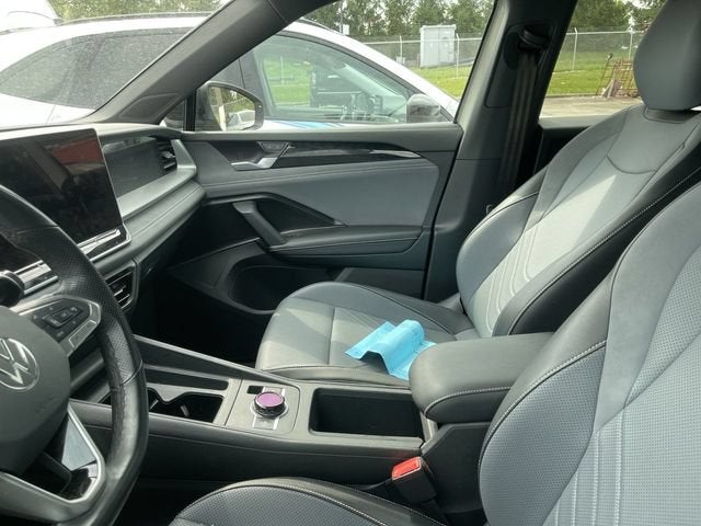 2025 Volkswagen Tiguan SE R-Line Black