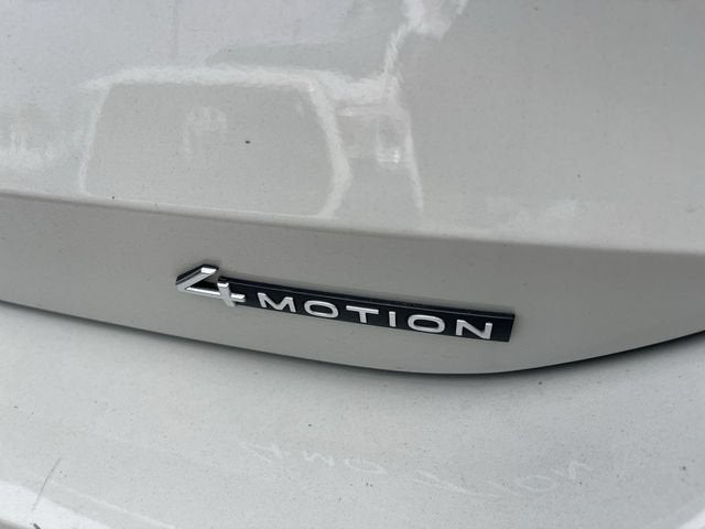2025 Volkswagen Tiguan SE R-Line Black
