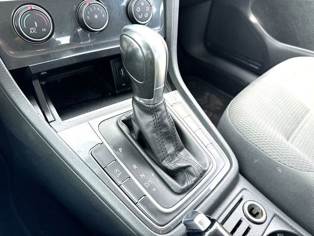 2019 Volkswagen Golf S