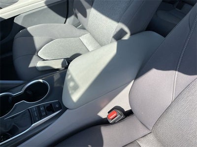 2023 Toyota Camry Hybrid LE