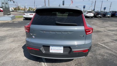 2021 Volvo XC40 Momentum