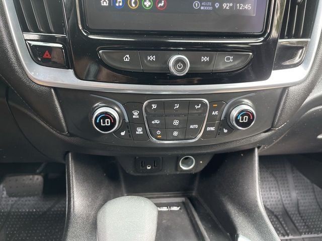 2022 Chevrolet Traverse LT Cloth