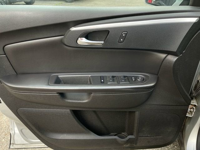 2011 Chevrolet Traverse LT w/1LT