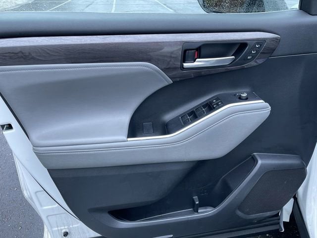 2023 Toyota Highlander Hybrid Limited