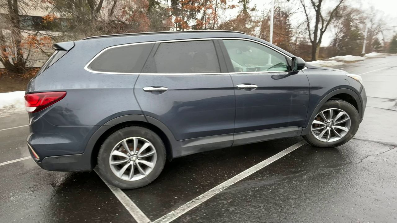 2017 Hyundai Santa Fe SE