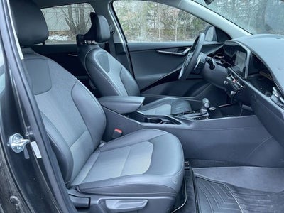 2023 Kia Niro EX