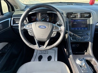 2020 Ford Fusion SE