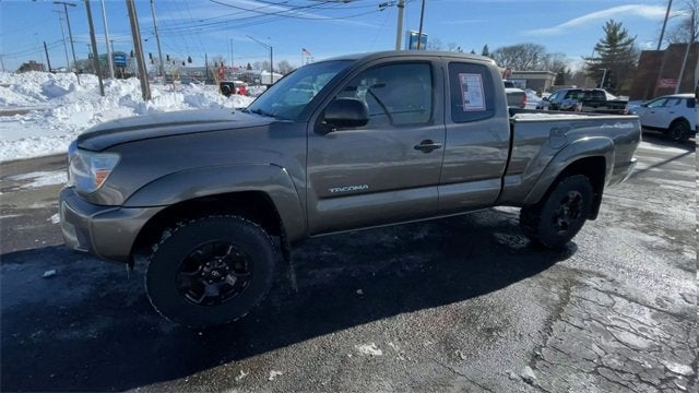2014 Toyota Tacoma 4WD Access Cab Standard Bed I4 Manual (Natl)